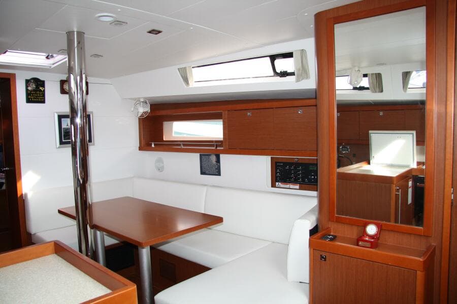 2013 Beneteau Oceanis 41 - Photo 24