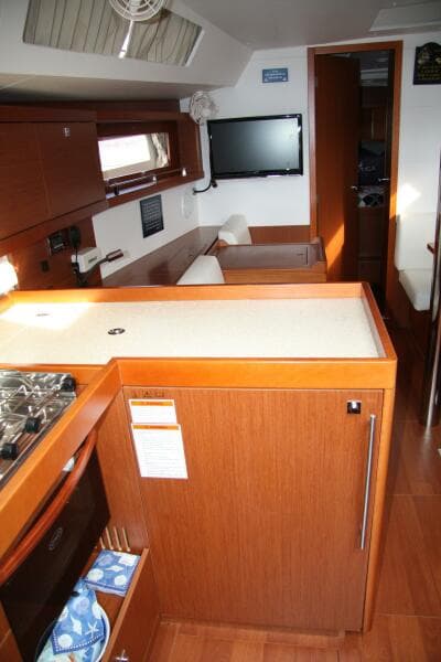 2013 Beneteau Oceanis 41 - Photo 19