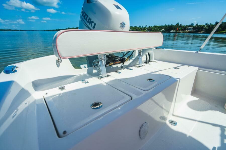 Palm Yacht 17 - Aft Deck