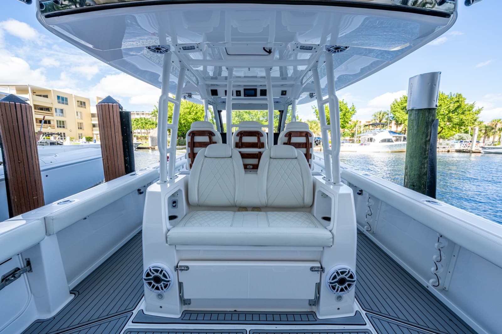 2020 Everglades 395 Center Console - Photo 12