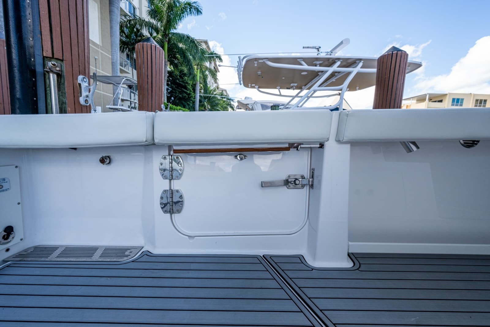 2020 Everglades 395 Center Console - Photo 20