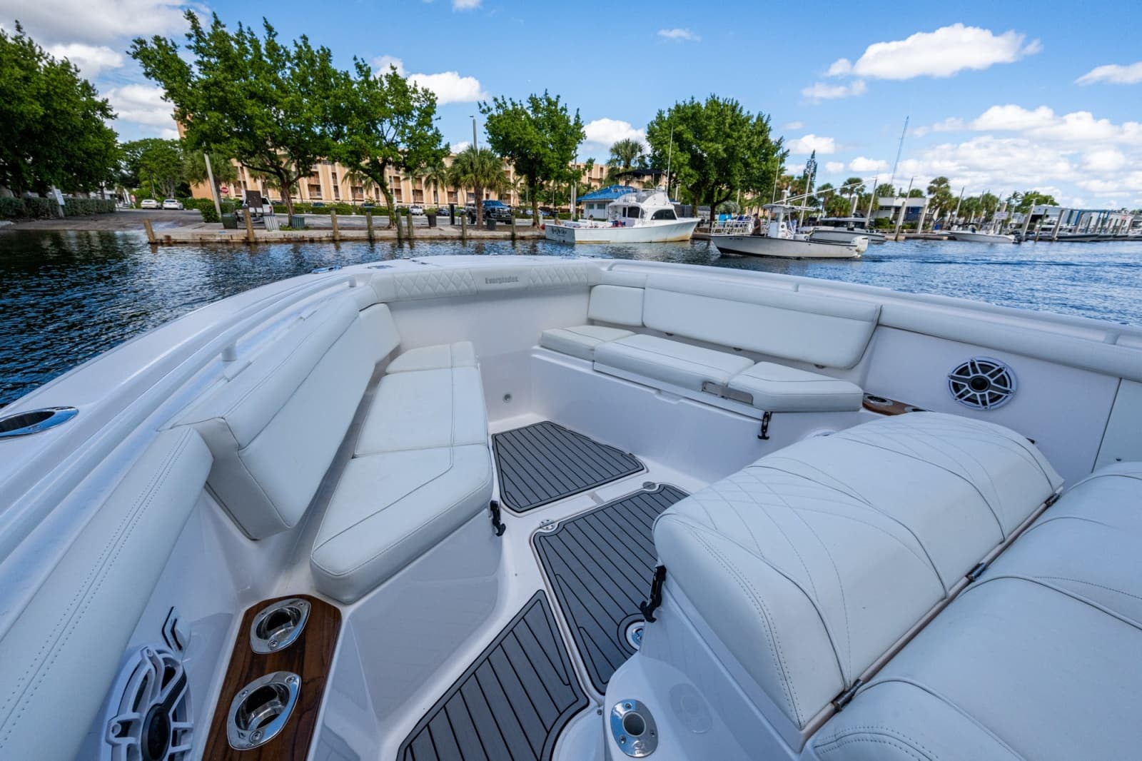 2020 Everglades 395 Center Console - Photo 33