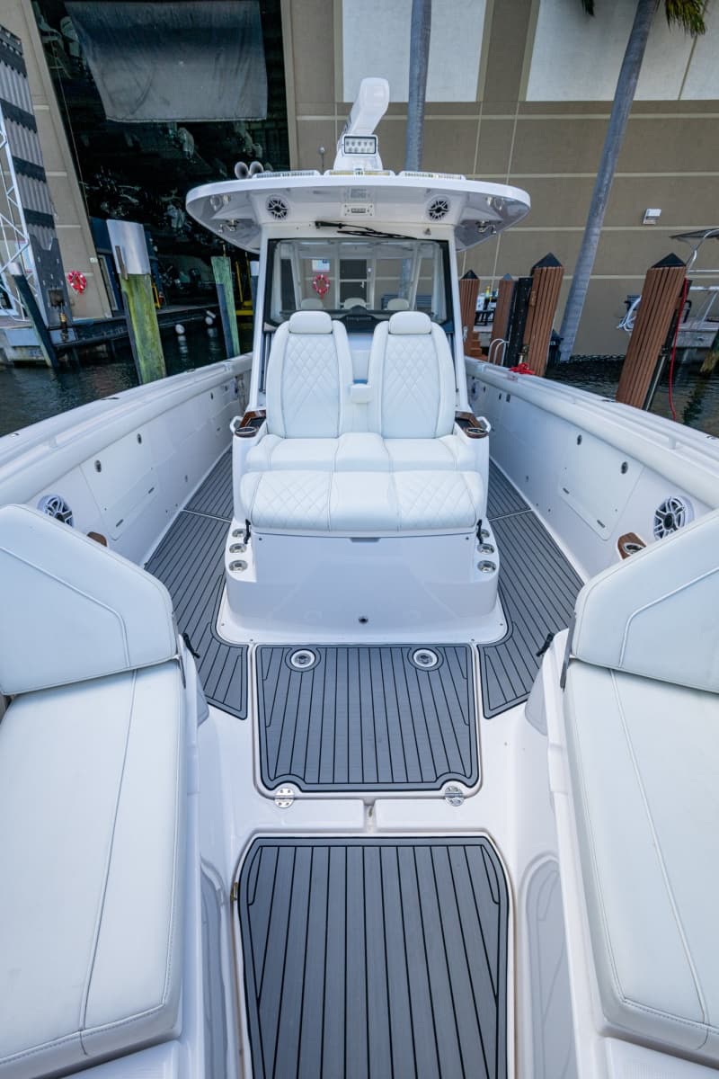 2020 Everglades 395 Center Console - Photo 31