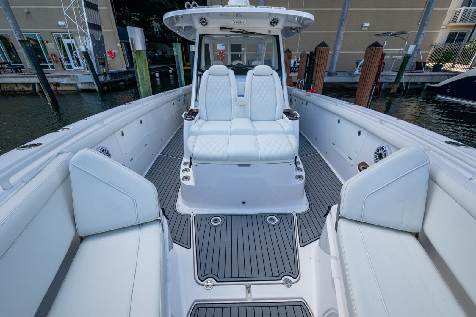 2020 Everglades 395 Center Console - Photo 38