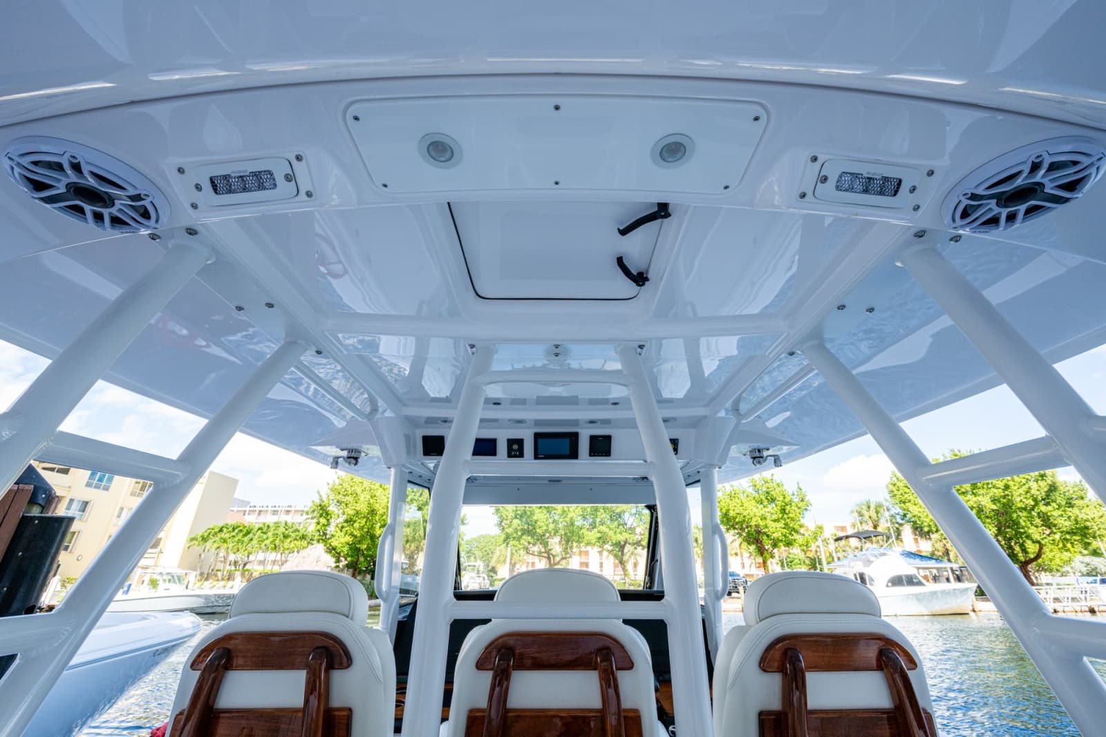 2020 Everglades 395 Center Console - Photo 15