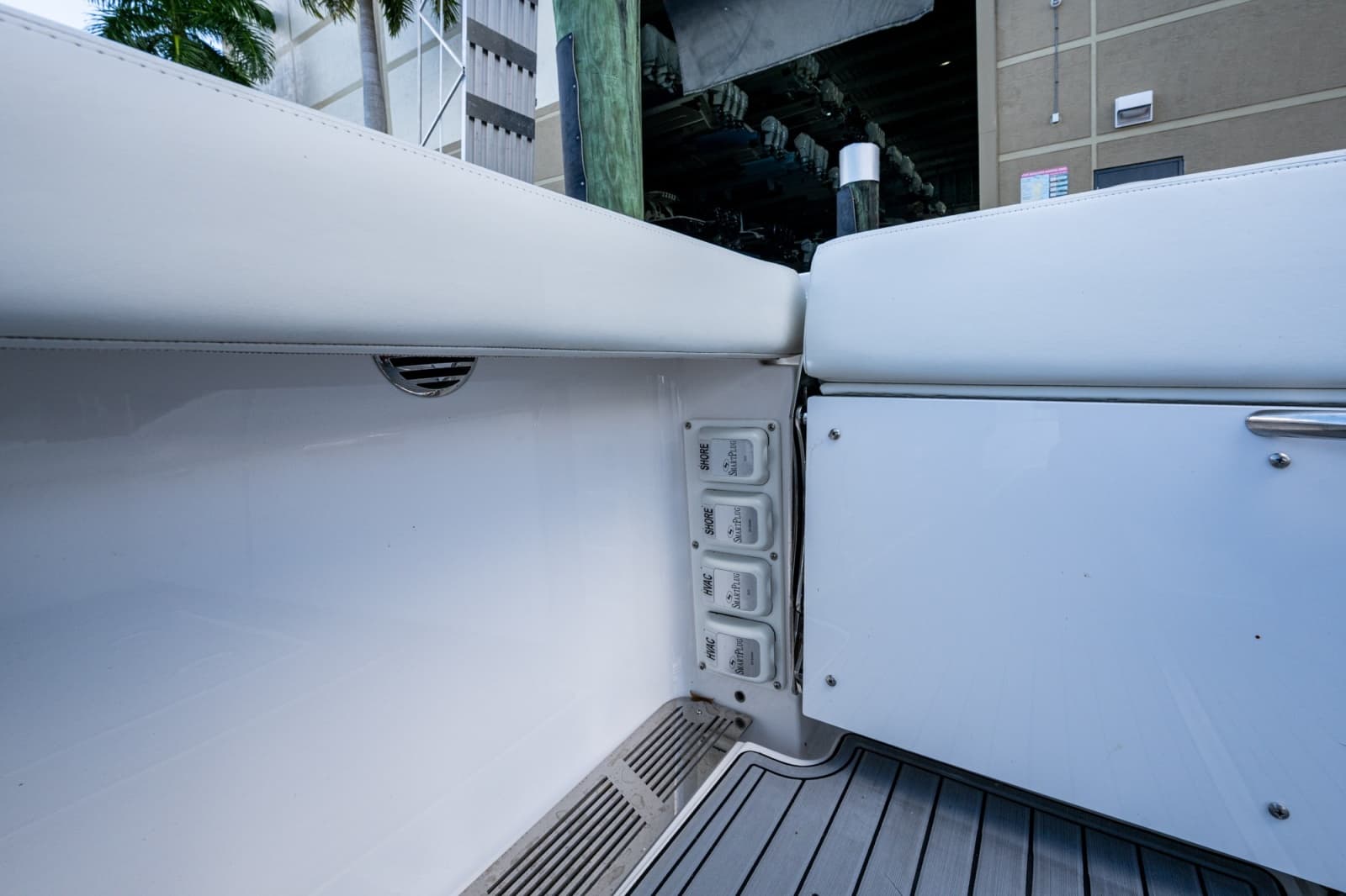 2020 Everglades 395 Center Console - Photo 21