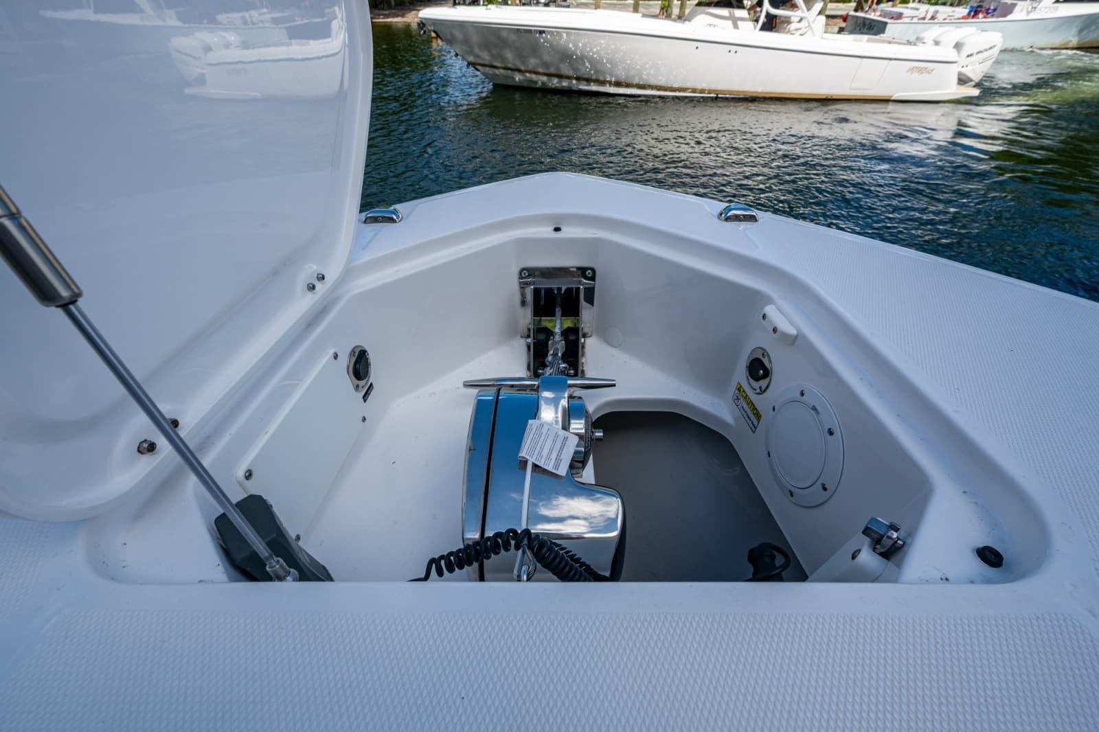 2020 Everglades 395 Center Console - Photo 37