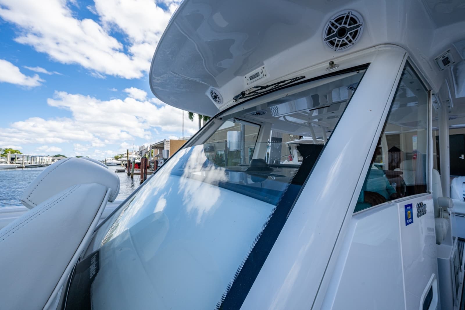 2020 Everglades 395 Center Console - Photo 17