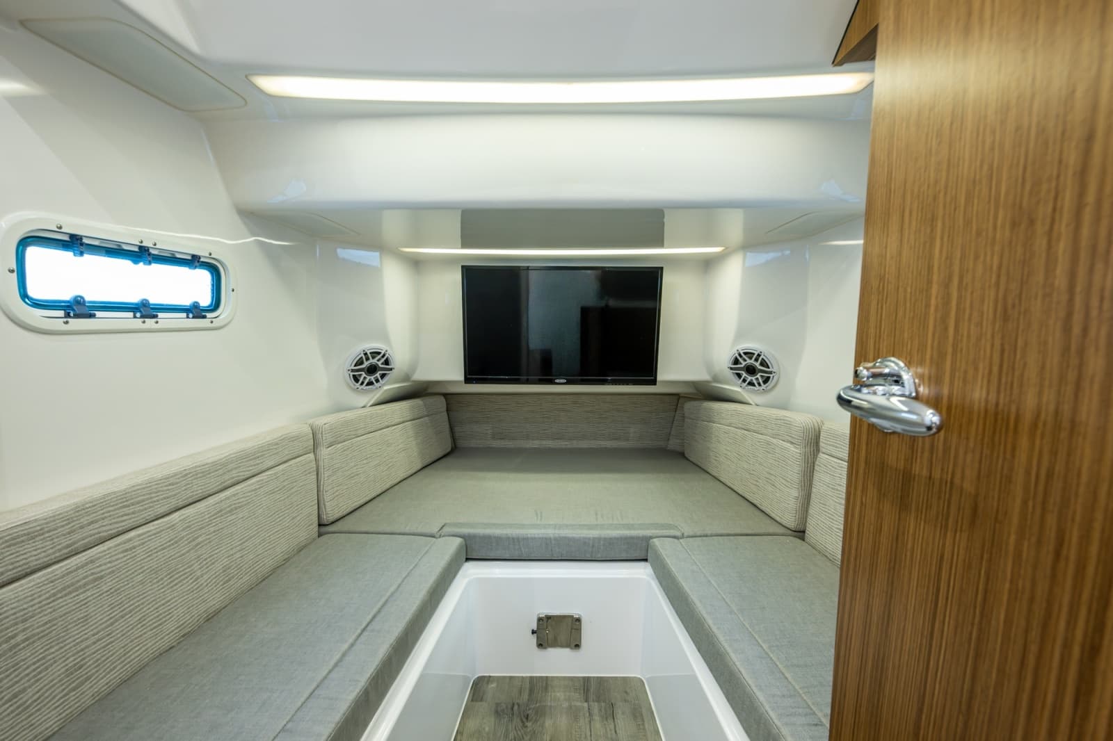 2020 Everglades 395 Center Console - Photo 30