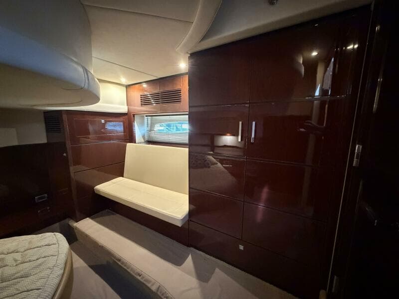 2008 Sea Ray 47 Sedan Bridge - Stateroom Seating