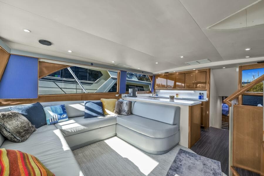 1999 Viking 58 Enclosed Flybridge