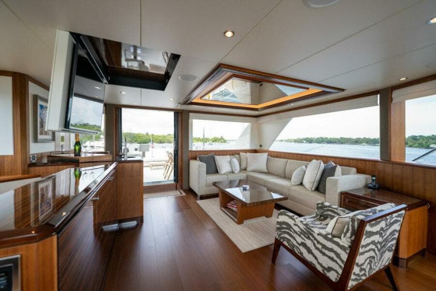 Ocean Alexander 100 ZEPHYR - Interior Flybridge