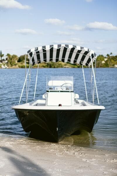 Palm Yachts 17 - Bow Profile