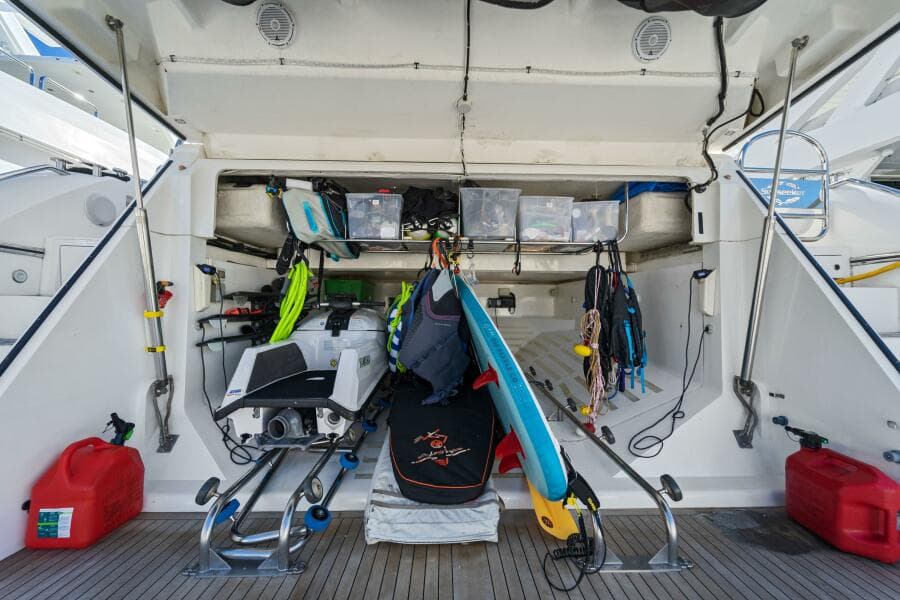 2013 Sunseeker Predator 84