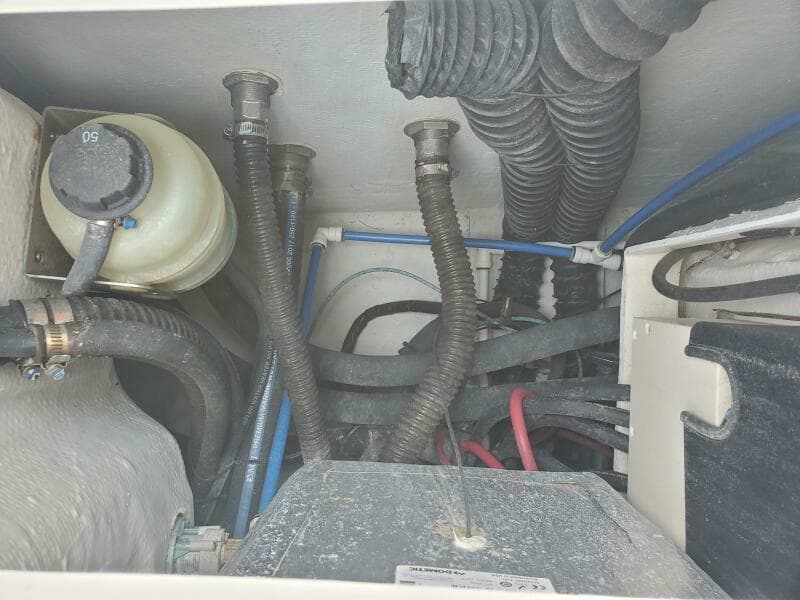 2018 Grady-White 330 Express