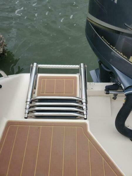 2018 Grady-White 330 Express