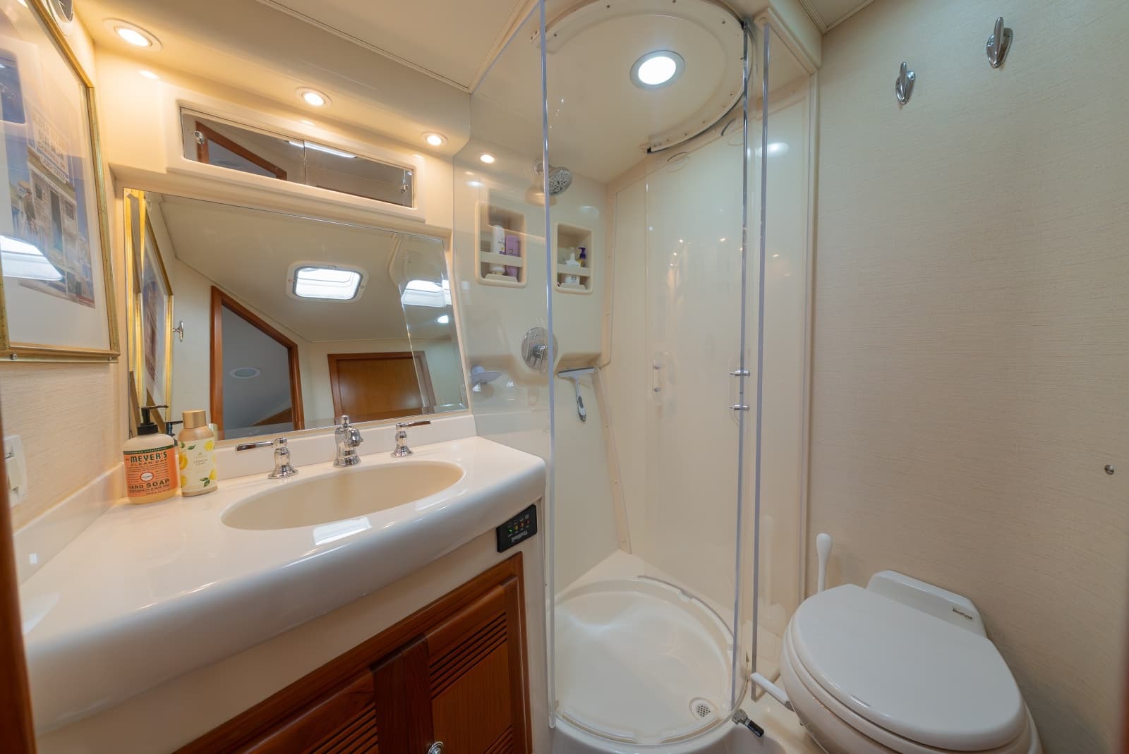 2002 Cabo 45 Express - Photo 109