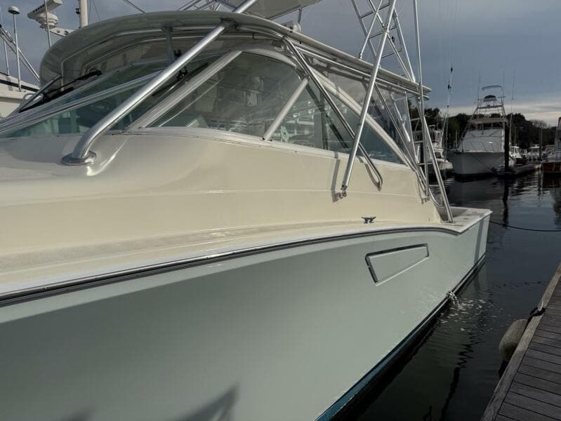 Cabo 45 EMMA - Exterior