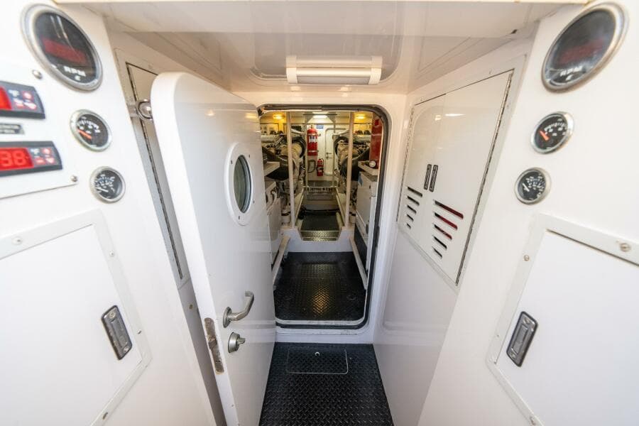 2006 Viking 68 Convertible