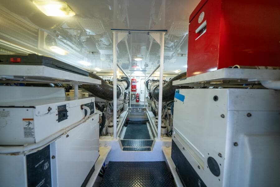 2006 Viking 68 Convertible