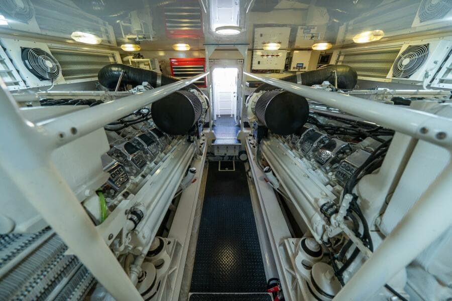 2006 Viking 68 Convertible