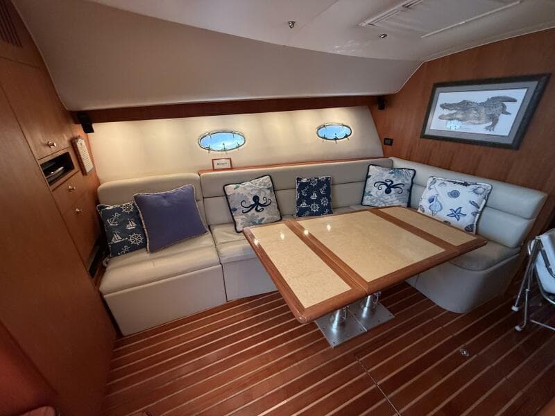 2004 Tiara Yachts 42 "Grande Gator" - Salon