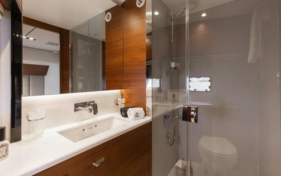 2017 Princess 75 Motor Yacht