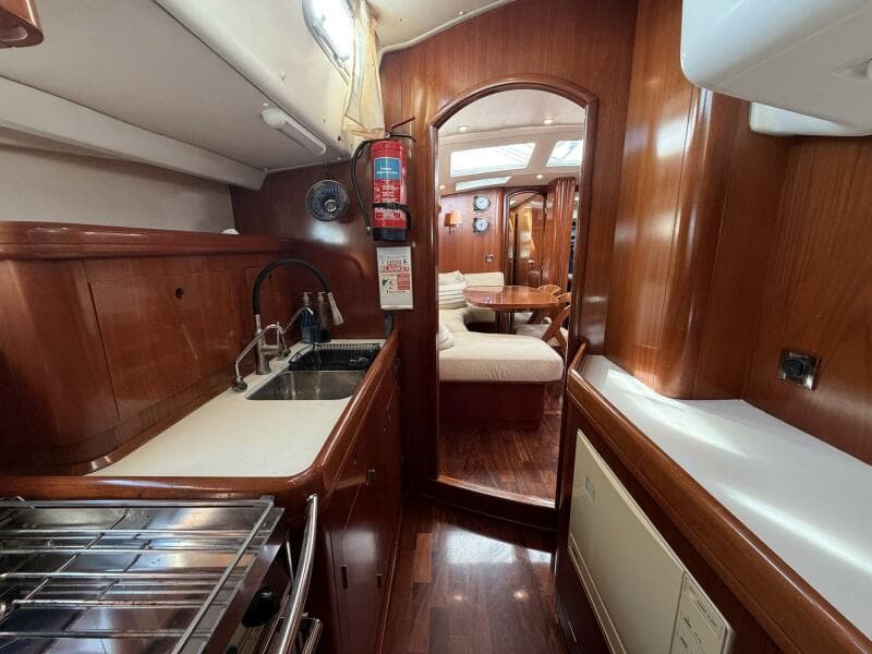 2004 Beneteau 57 Center Cockpit