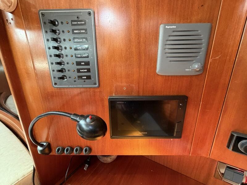2004 Beneteau 57 Center Cockpit