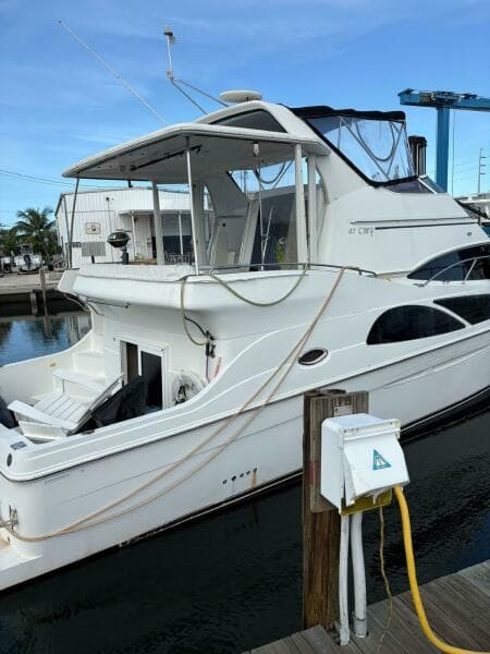 2005 Carver 41 CMY Cockpit Motoryacht