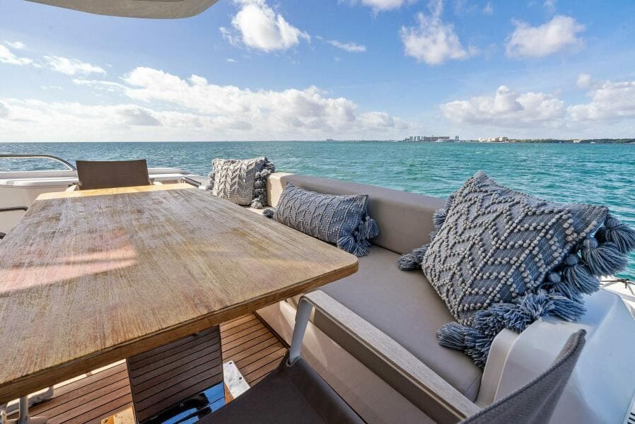 2024 Ferretti Yachts 720