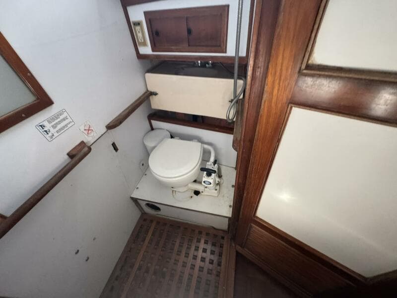 1986 Marine Trader 34 Double Cabin - Photo 133