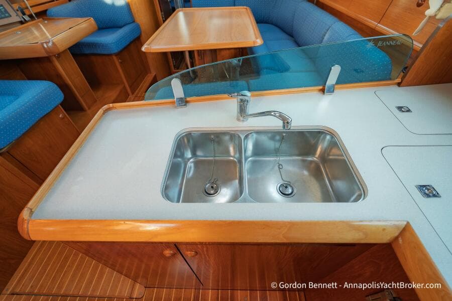 2004 Jeanneau Sun Odyssey 43 DS - Photo 37