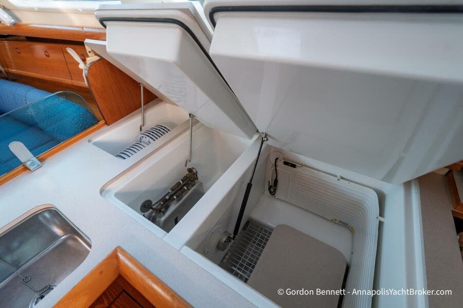 2004 Jeanneau Sun Odyssey 43 DS - Photo 38