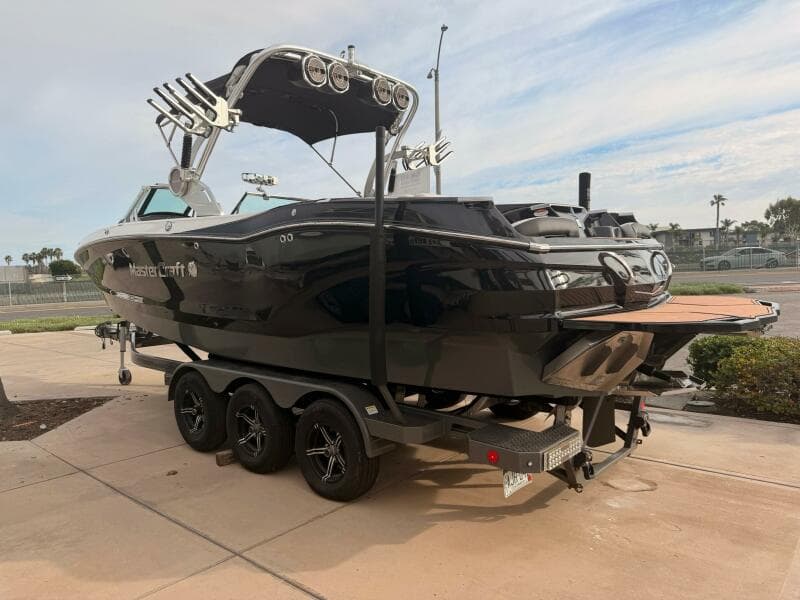 2021 Mastercraft X24