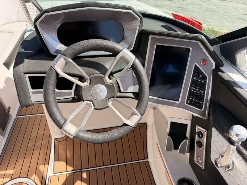 2021 Mastercraft X24