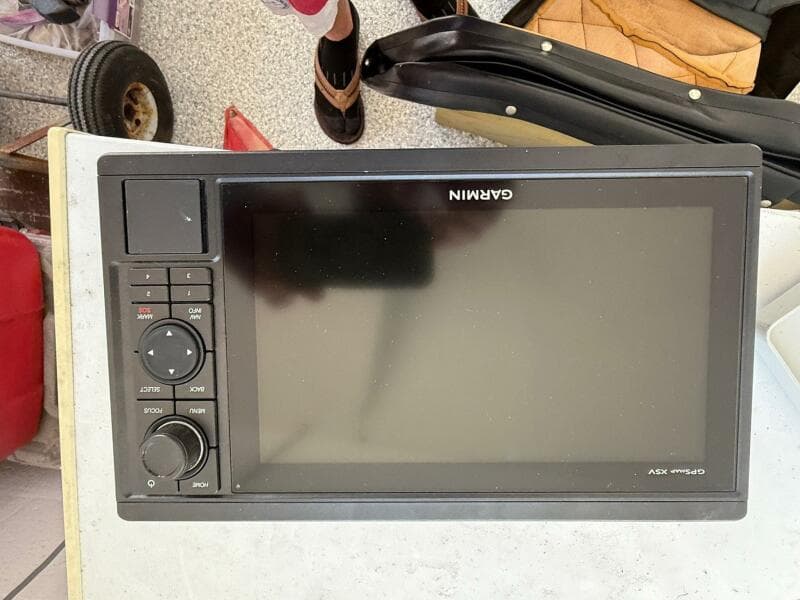 1986 Dolphin 18 Skiff