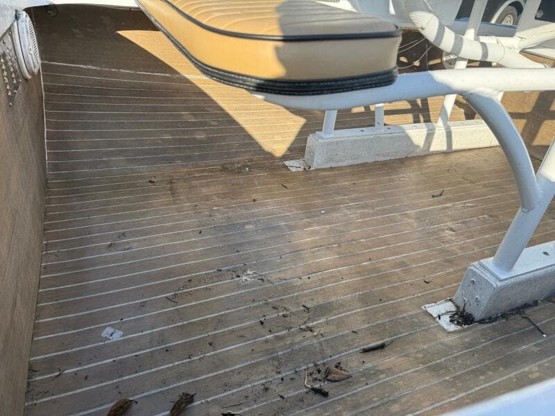 1986 Dolphin 18 Skiff