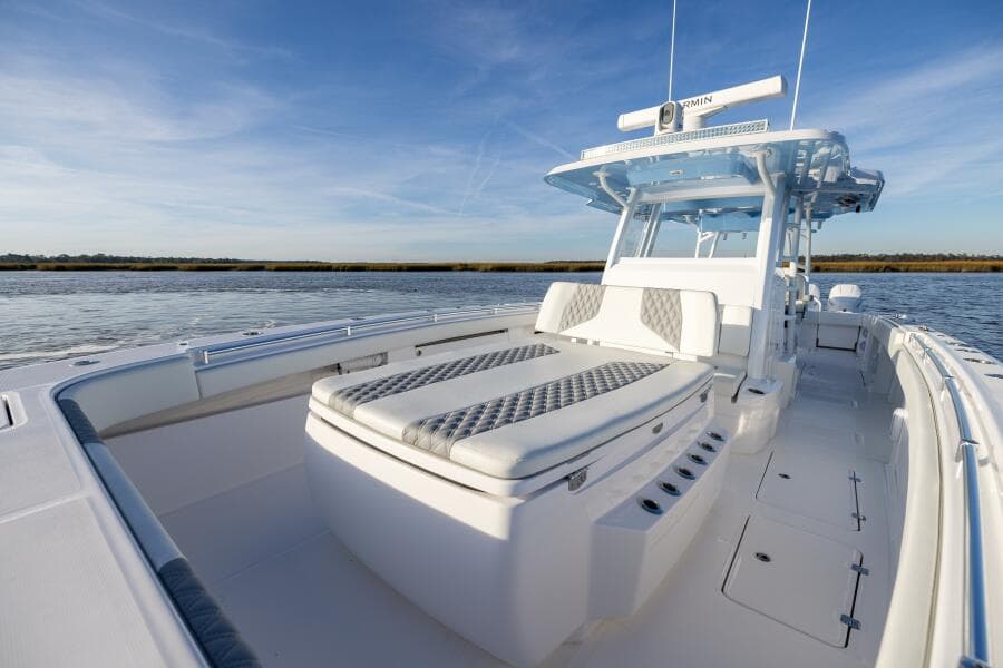 2024 Invincible 40 CAT