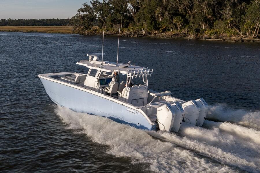 2024 Invincible 40 CAT