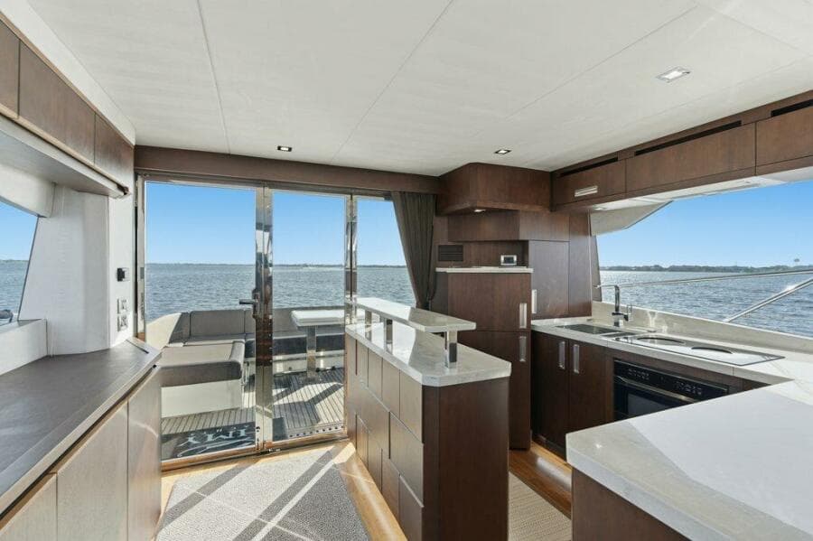Galeon 58 560 Sky Nuckingfuts- Galley