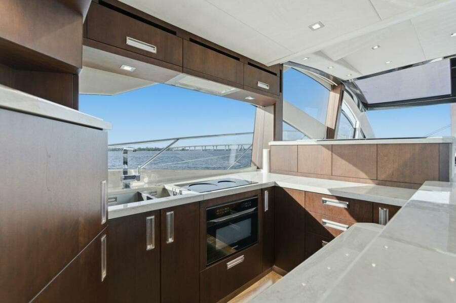Galeon 58 560 Sky Nuckingfuts- Galley