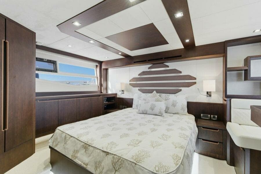 Galeon 58 560 Sky Nuckingfuts- Master Stateroom