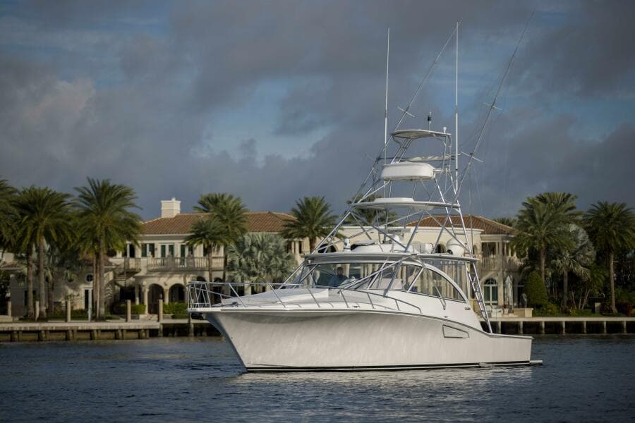 Cabo 41 Justice - Exterior Profile