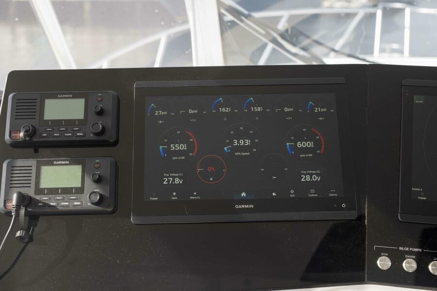 Cabo 41 Justice - Exterior Helm