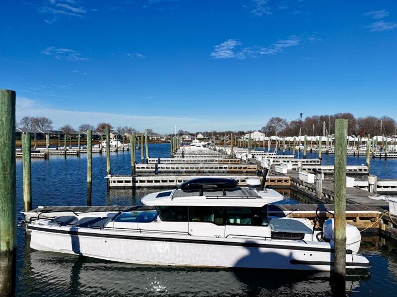 2023 Axopar 37 Cross Cabin