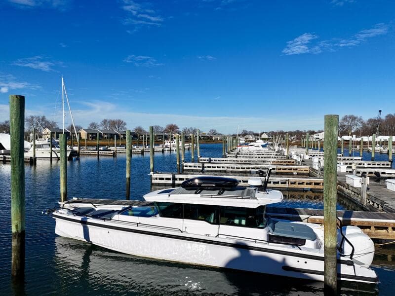 2023 Axopar 37 Cross Cabin