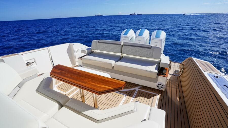 2024 Tiara Yachts 48 LS