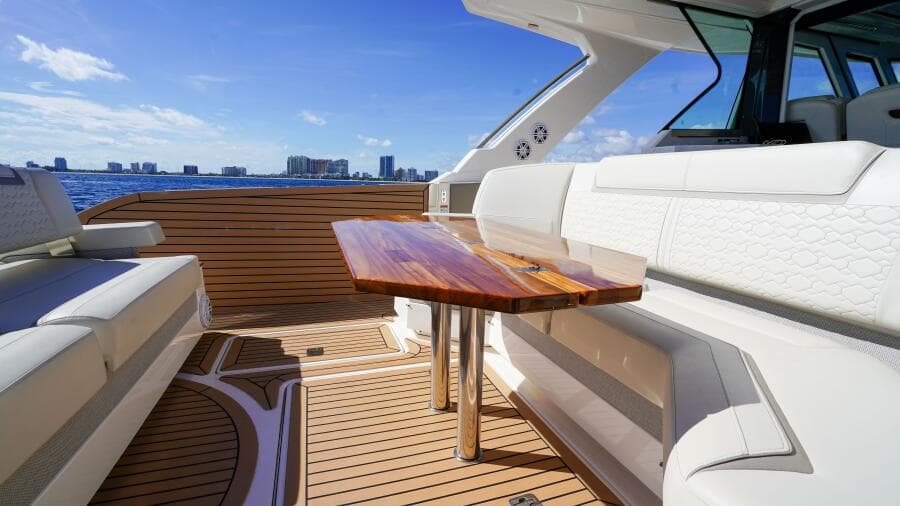 2024 Tiara Yachts 48 LS