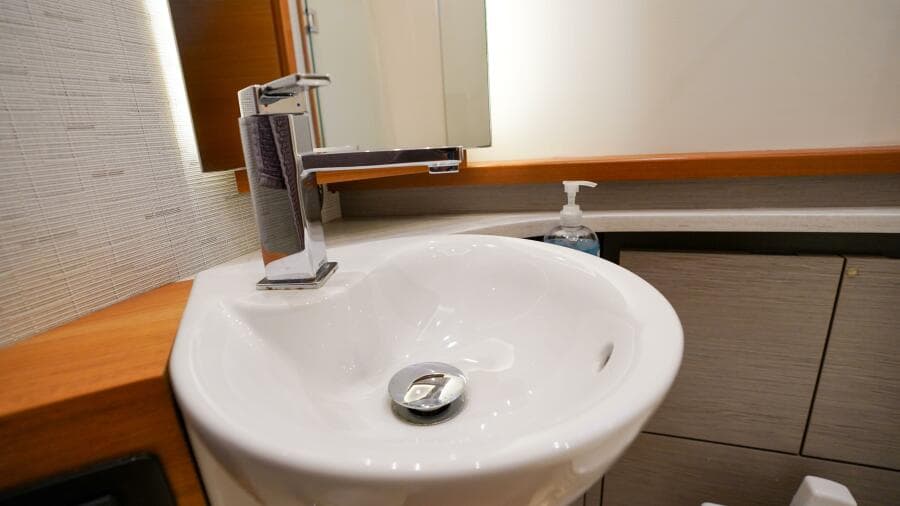 2024 Tiara Yachts 48 LS